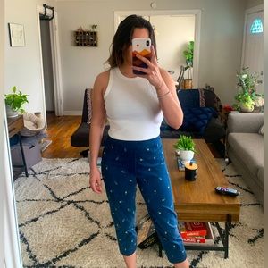 Vintage Talbots embroidered daisy print capri jeans